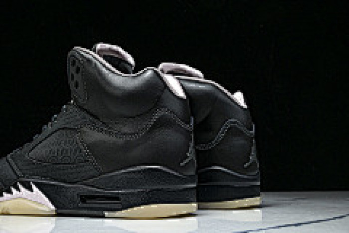 PSG x Air Jordan 5 “Off Noir” HQ3004-001