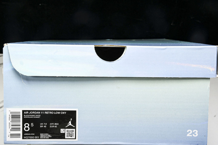 Air Jordan 11 Low HQ7000-001