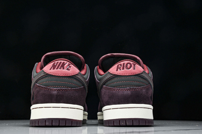 Riot Skateshop x Nike SB Dunk Low FZ1289-200