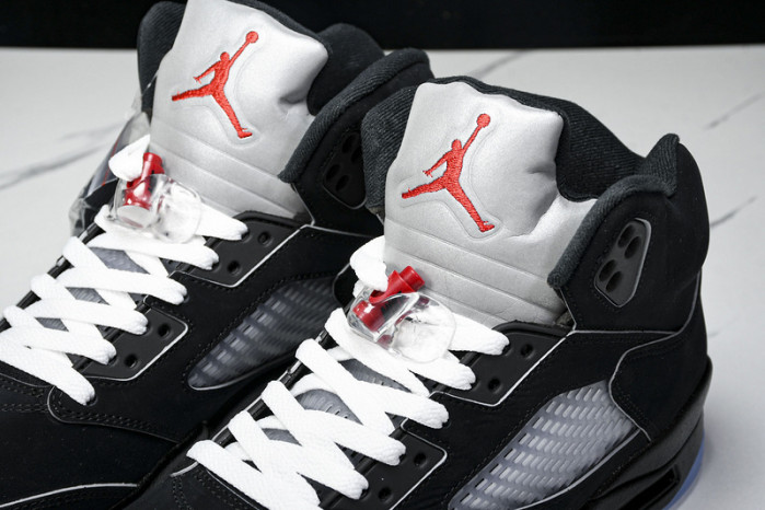 Air Jordan 5 “Black Metallic Reimagined” HF3975-001