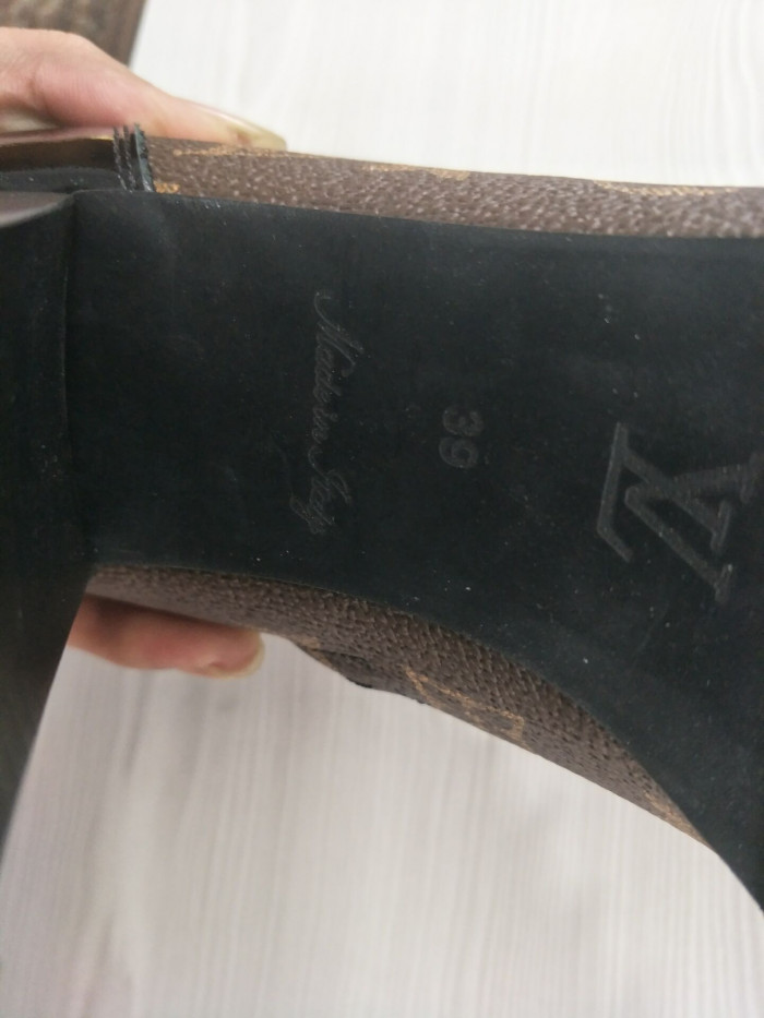 LUIS VITTON BROWN STAR TRAIL ANKLE BOOTS