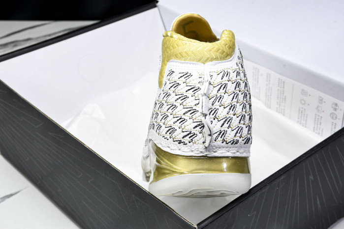 Air Jordan Trophy Room x Air Jordan 23 Retro