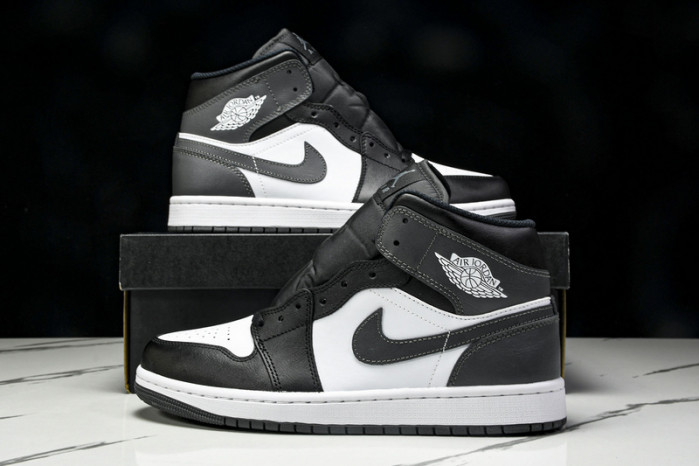 Jordan 1 Mid