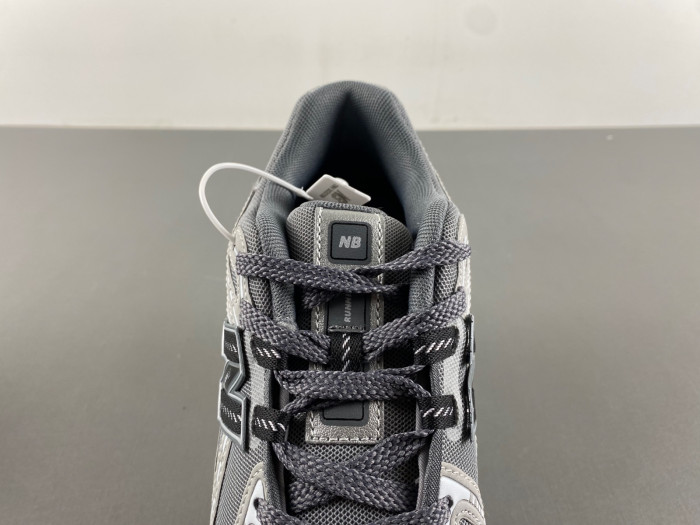 New Balance 1906R M1906RLG