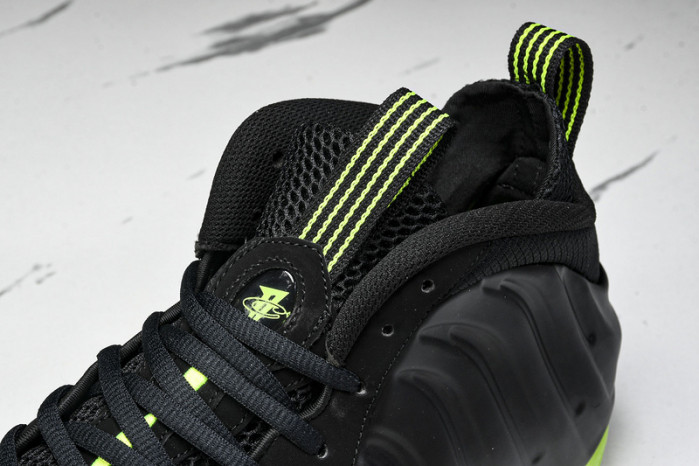 Nike Air Foamposite One Black Volt (CAN GLOW ) HF2902-001