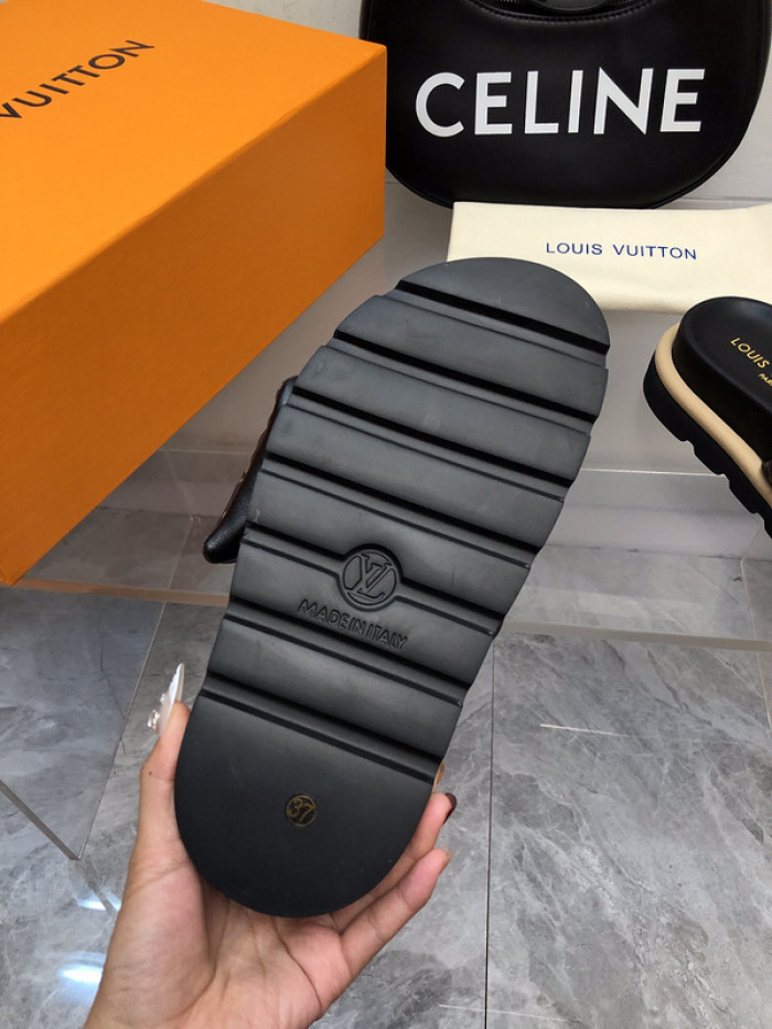 lovt sandal
