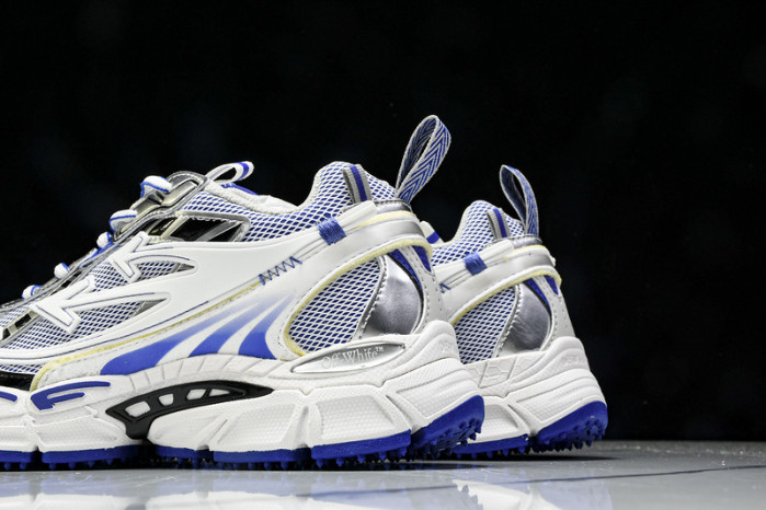 OF BE RIGHT BACK SNEAKERS OB17