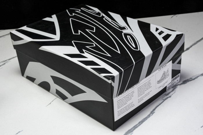 OF BE RIGHT BACK SNEAKERS OB17