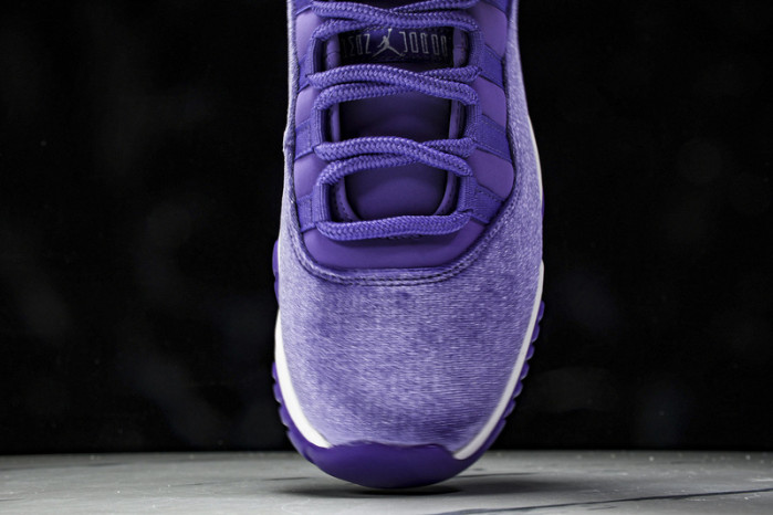 Air Jordan 11 CT8012-555