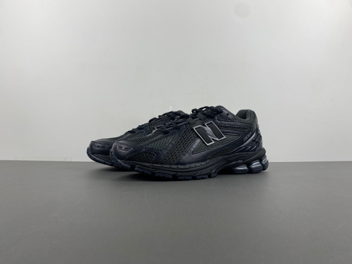 New Balance 1906R Black Metallic Silver M1906RJB