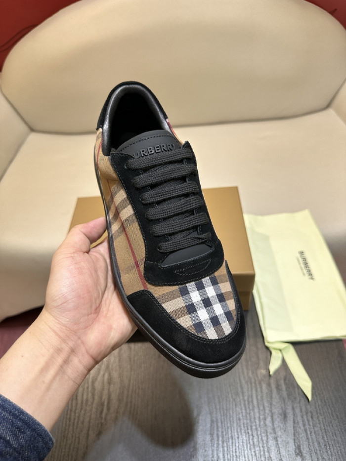 BUBERY SNEAKER 23154