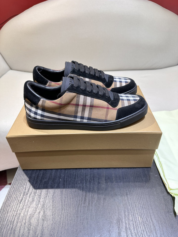 BUBERY SNEAKER 23154