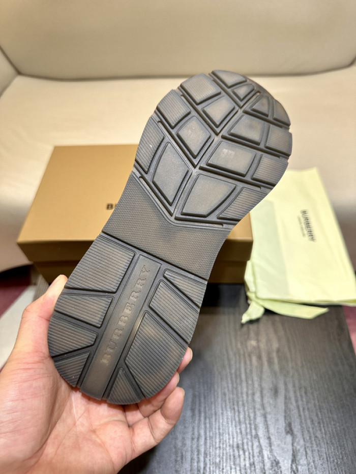 BUBERY SNEAKER 23157