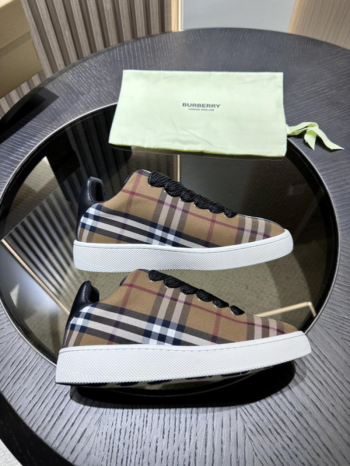 BUBERY SNEAKER 23164