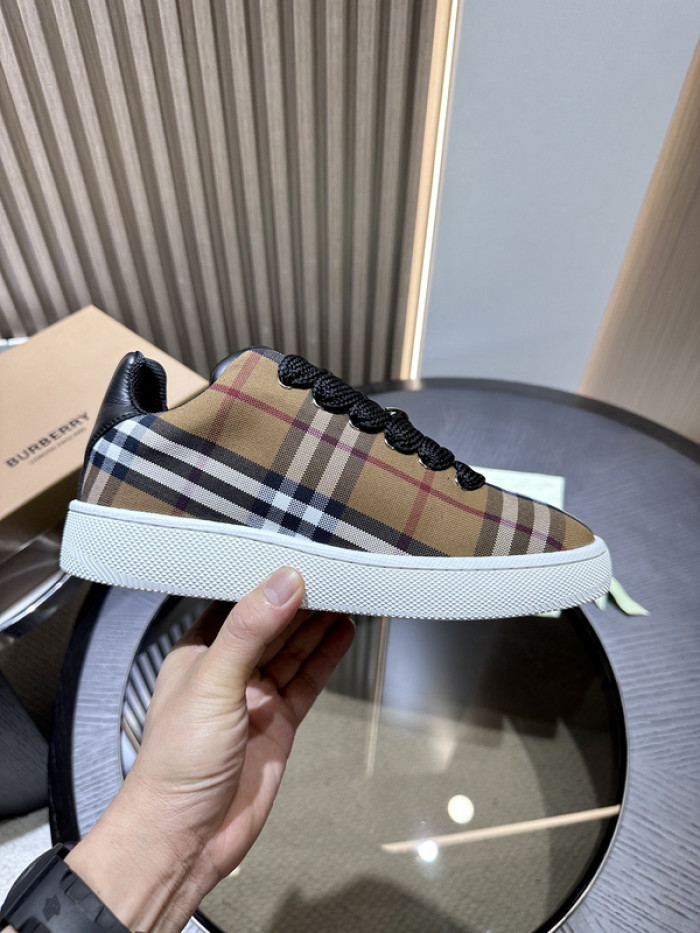 BUBERY SNEAKER 23164