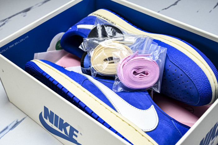 Travis Scott x Air Jordan 1 Low OG DM7866-400