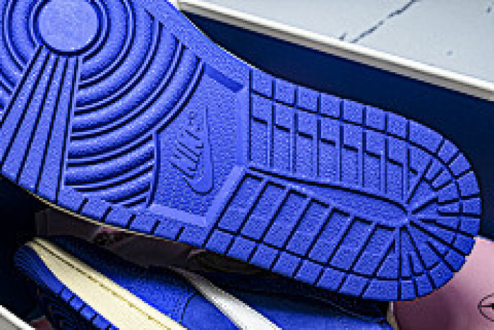 Travis Scott x Air Jordan 1 Low OG DM7866-400