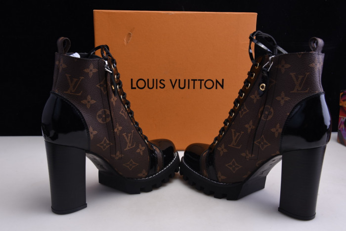 LUIS VITTON BROWN STAR TRAIL ANKLE BOOTS